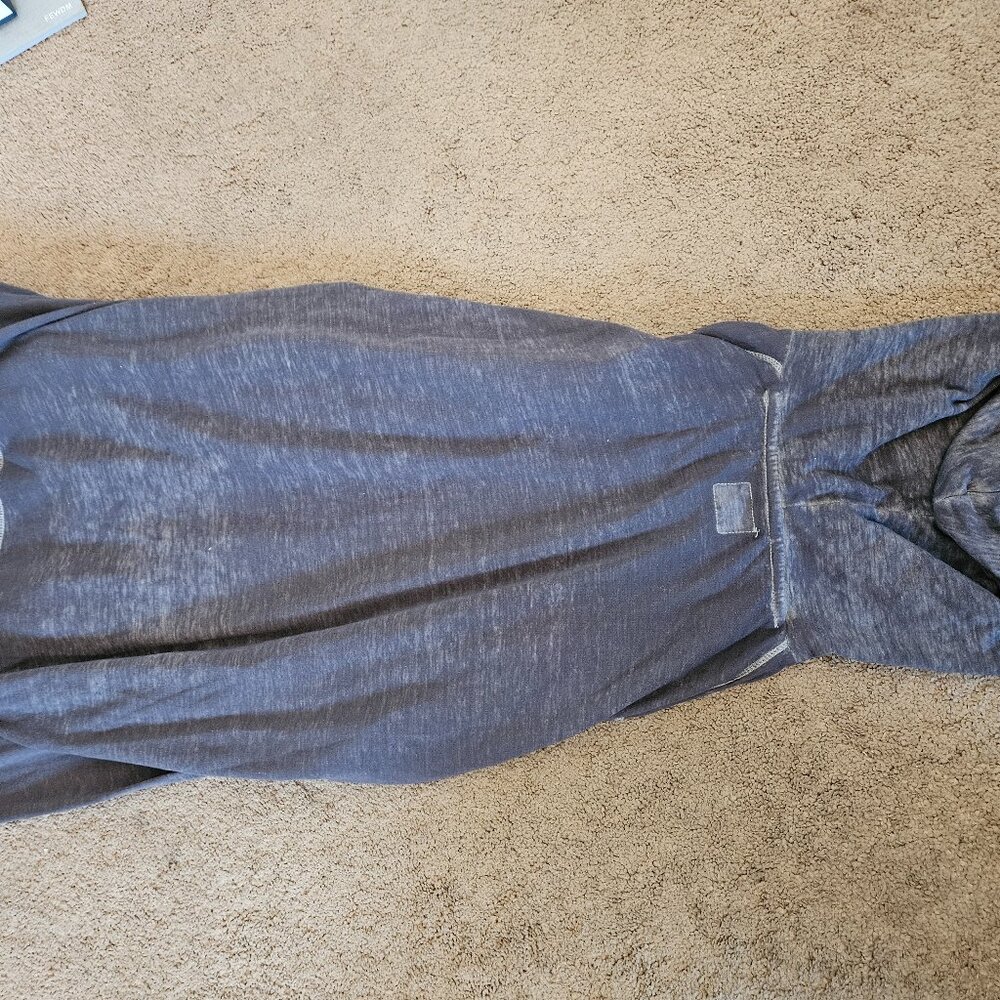 Threads 4 Thought Hoodie Sweater Large Barely Worn